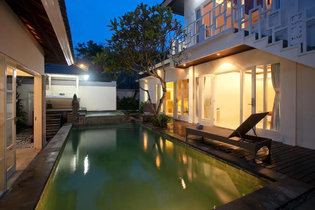 Bugan Villas Seminyak  Bagian luar foto